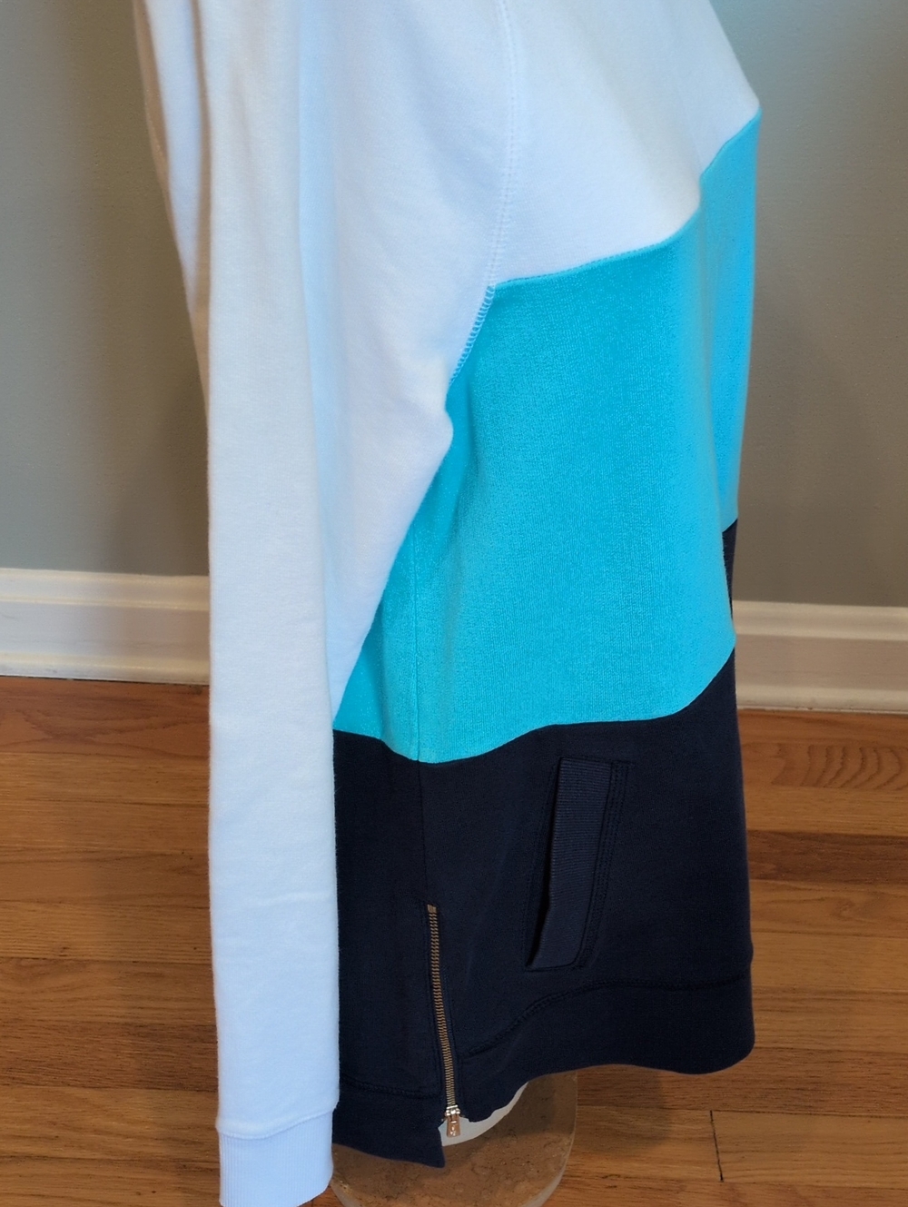 Lilly Pulitzer Luxletic Beach Combo White Aqua & Navy Colorblock Pullover Medium - Picture 7 of 13
